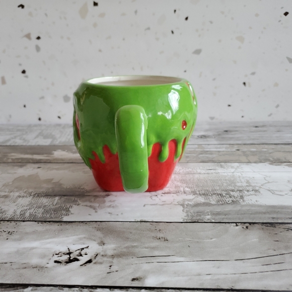 20 oz Disney Snow White Evil Queen Poison Apple Sculpted Ceramic Mug - Picture 3 of 7